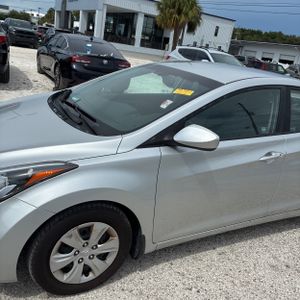 صورة 2 لـ 2016 Hyundai ELANTRA SE
