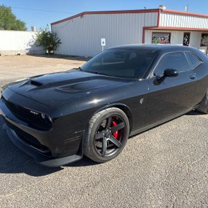 DODGE CHALLENGER SRT HELLCAT - 2