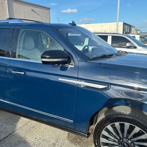 صورة 8 لـ 2018 Lincoln NAVIGATOR RESERVE