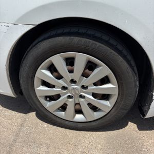 2016 Nissan SENTRA S thumbnail 17