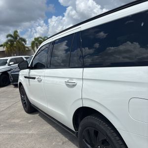 LINCOLN NAVIGATOR RESERVE - 6