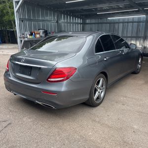 MERCEDES-BENZ E-CLASS - 8