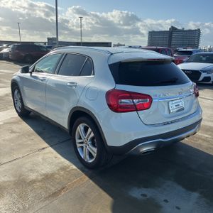 MERCEDES-BENZ GLA - 5