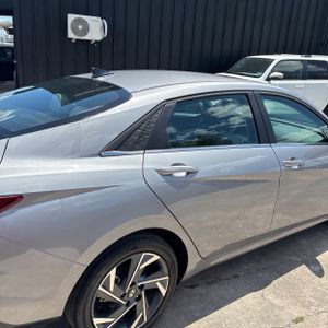 HYUNDAI ELANTRA LIMITED - 9