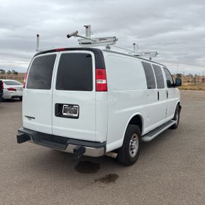 CHEVROLET EXPRESS 2500 - 8