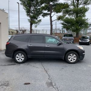 CHEVROLET TRAVERSE LS - 10