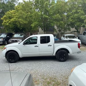 2012 Nissan FRONTIER SV photo 3
