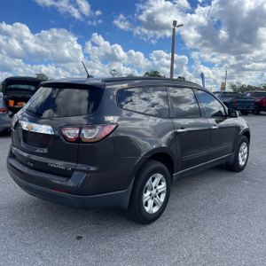 CHEVROLET TRAVERSE LS - 8