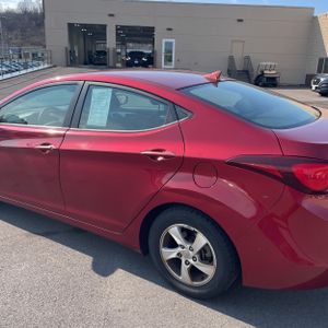 HYUNDAI ELANTRA SE - 6