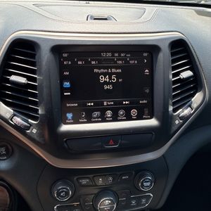2016 JEEP CHEROKEE LIMITED — миниатюра 38