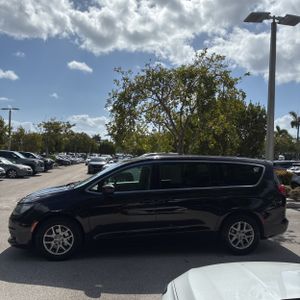 CHRYSLER PACIFICA TOURING - 3