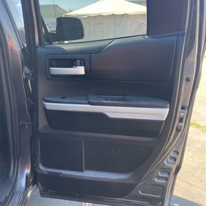 صورة مصغرة 69 لـ 2017 Toyota TUNDRA SR5