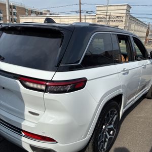 JEEP GRAND CHEROKEE SUMMIT RESERVE - 8