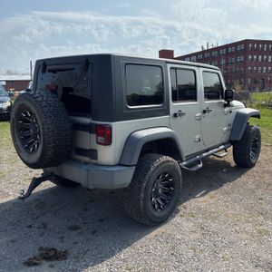 JEEP WRANGLER UNLIMITED X - 8