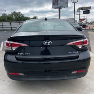 HYUNDAI SONATA HYBRID SE - 7