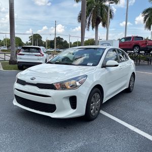 2020 KIA RIO LX photo 1