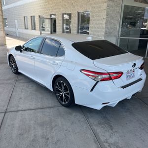 2020 Toyota CAMRY SE photo 5