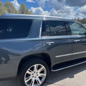 CADILLAC ESCALADE LUXURY - 9