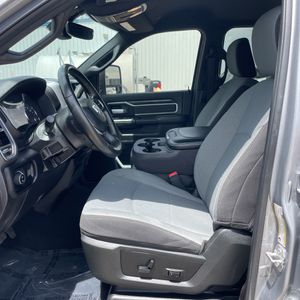 2024 RAM 3500 BIG HORN — миниатюра 32