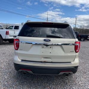 FORD EXPLORER XLT - 7