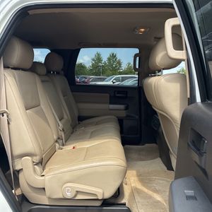 2010 Toyota SEQUOIA SR5 — фото 39