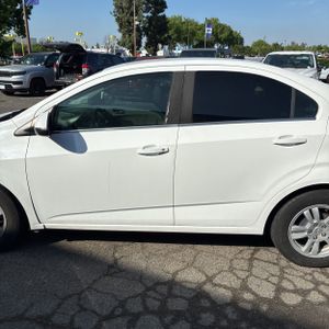 CHEVROLET SONIC LT AUTO - 4