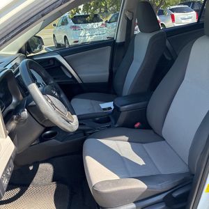 2014 Toyota RAV4 LE — фото 32