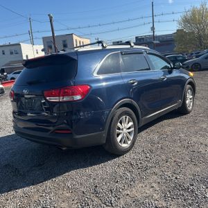 KIA SORENTO LX V6 - 8