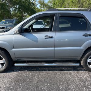 KIA SPORTAGE LX - 4