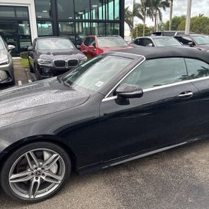 MERCEDES-BENZ E-CLASS - 2