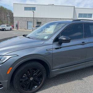 VOLKSWAGEN TIGUAN SE R-LINE BLACK 4MOTION - 2