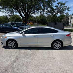 FORD FUSION SE - 3