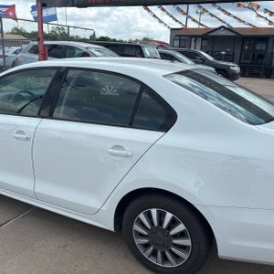 VOLKSWAGEN JETTA S - 6