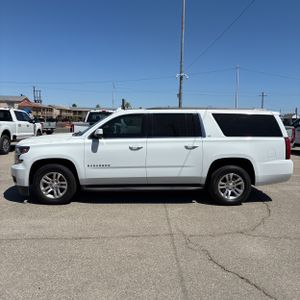 CHEVROLET SUBURBAN LT - 3