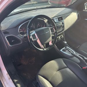 2011 Chrysler 200 TOURING photo 35