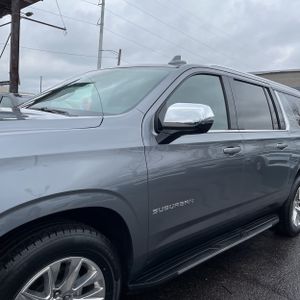 CHEVROLET SUBURBAN PREMIER - 2