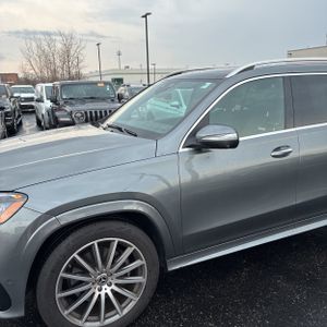 MERCEDES-BENZ GLS - 2