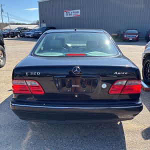 MERCEDES-BENZ E-CLASS - 5