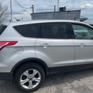 FORD ESCAPE SE - 9