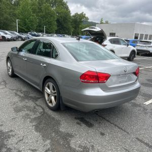 2014 Volkswagen PASSAT 2.0L TDI SE photo 5