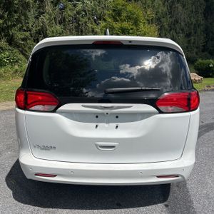 2022 Chrysler VOYAGER LX 照片 7
