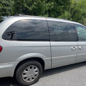 صورة 9 لـ 2005 Chrysler TOWN & COUNTRY LIMITED
