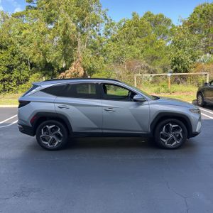 HYUNDAI TUCSON HYBRID LIMITED - 10