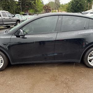 TESLA MODEL Y LONG RANGE - 4