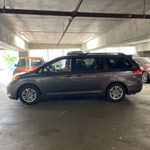 TOYOTA SIENNA - 3