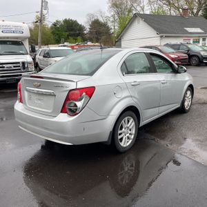 CHEVROLET SONIC LT AUTO - 8