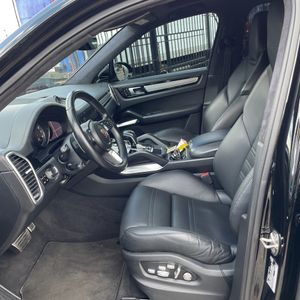 صورة 32 لـ 2020 Porsche CAYENNE TURBO