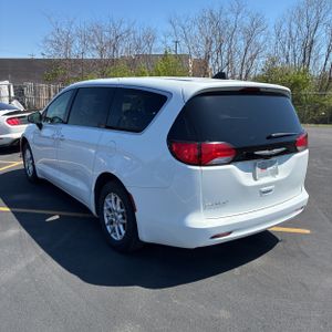 CHRYSLER VOYAGER LX - 5