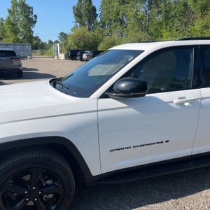 صورة 2 لـ 2024 JEEP GRAND CHEROKEE LIMITED