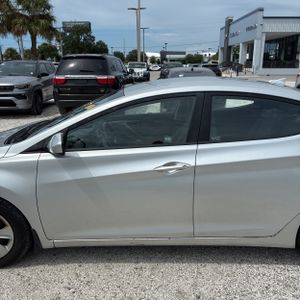 صورة 4 لـ 2016 Hyundai ELANTRA SE